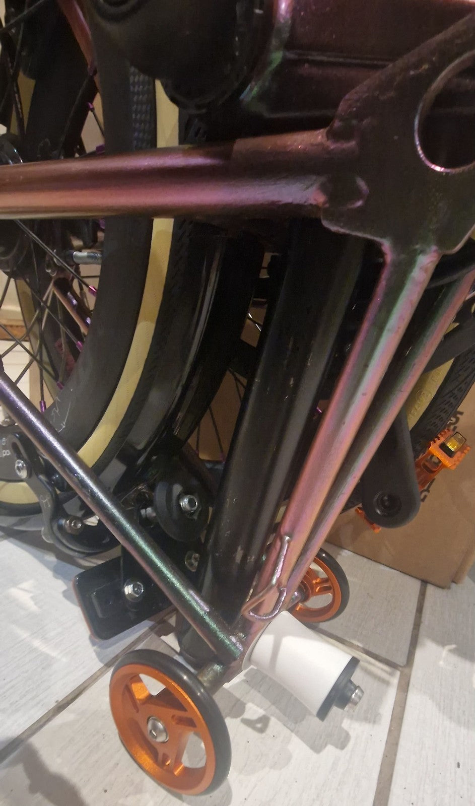Brompton C Line 6 speed COLOURSHIFT Custom Carbon Wheels. Low £$🌎 Post📦🛫📮.