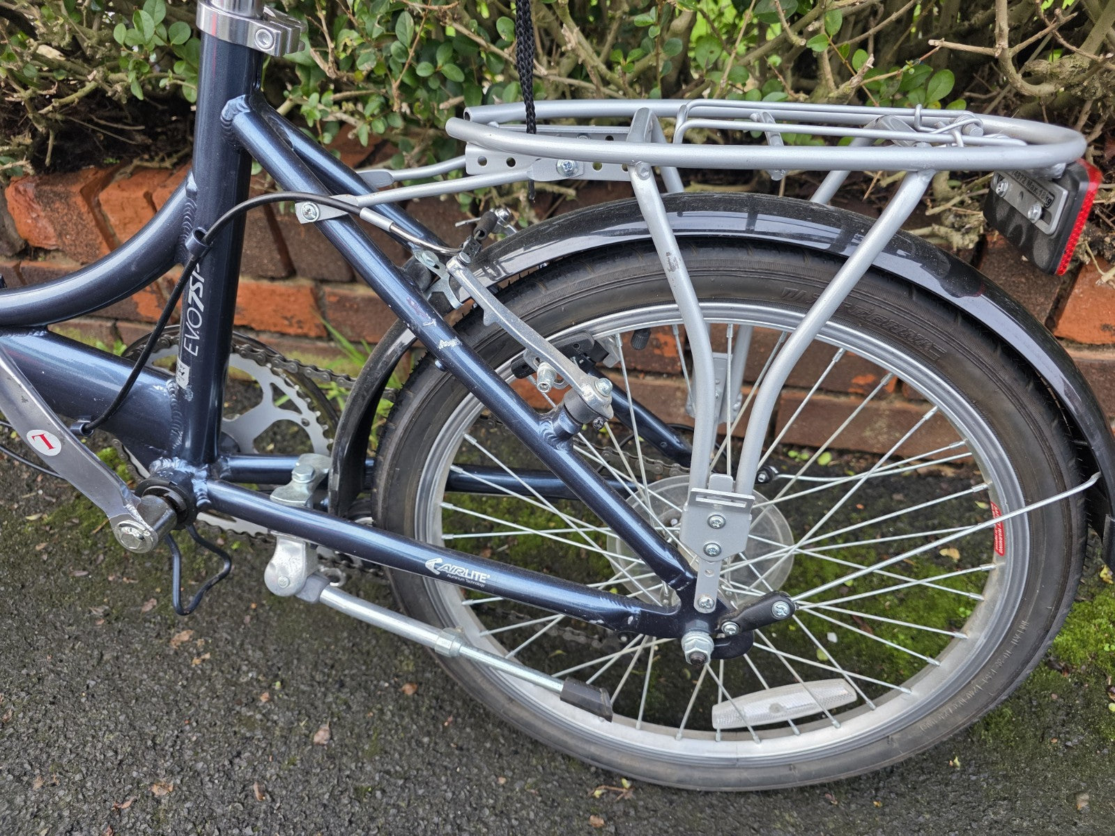 Lightweight Aluminium Raleigh Evo7SP Folding Bike is Ex Display New