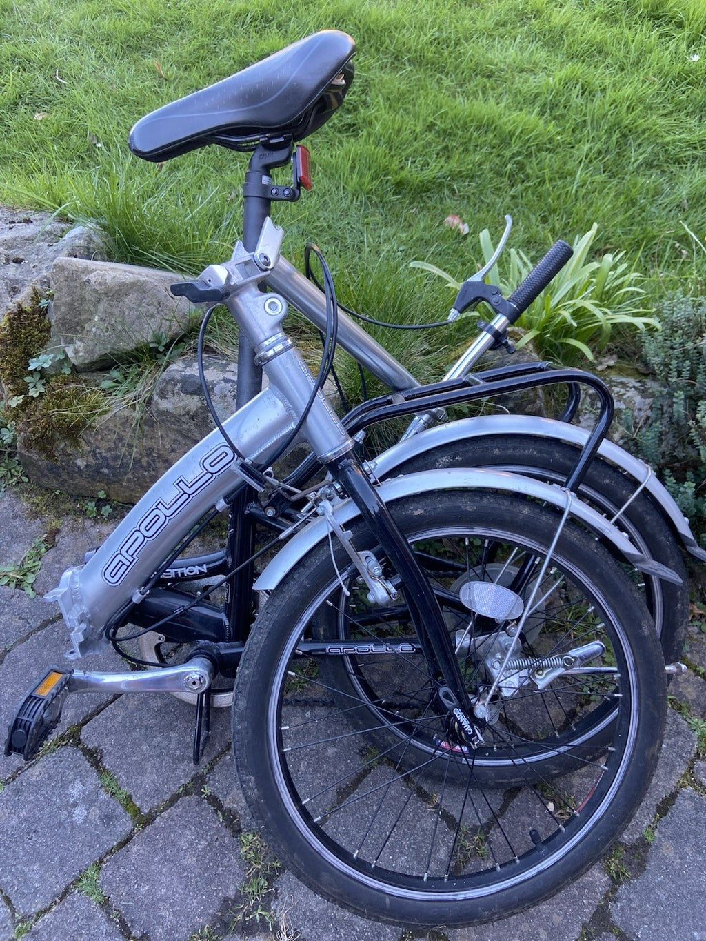 Aluminium Apollo Transition folding bike in good condition with a comfort saddle