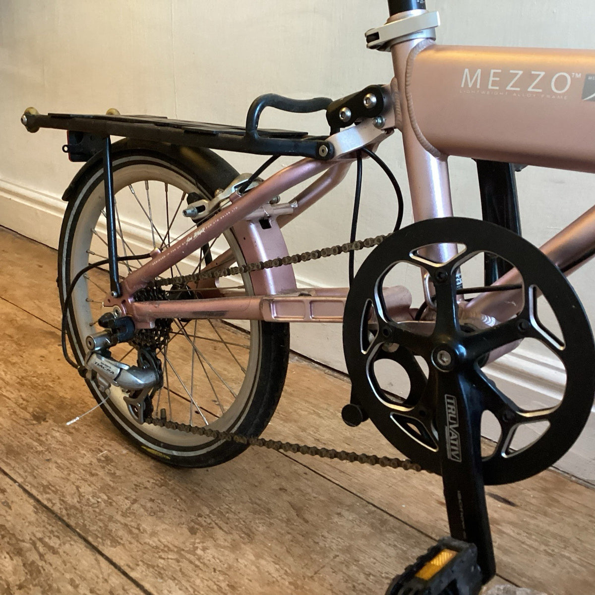 Mezzo Alloy Folding Bike 11~12 Kg Great Pre Owned Condition 9 Gears Barely  Pink