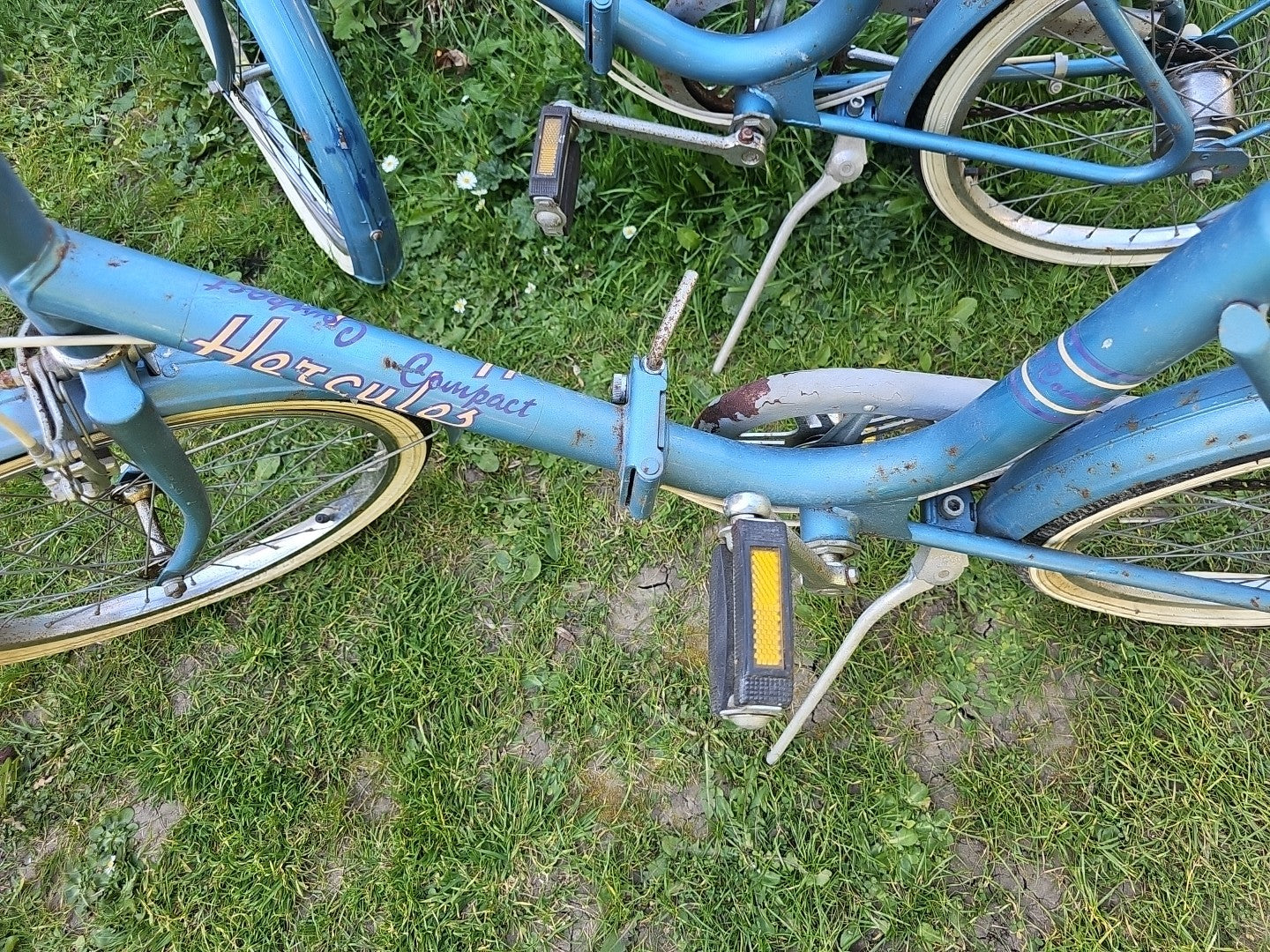 Pair of Hercules Classic folding bikes. Need Renovation.