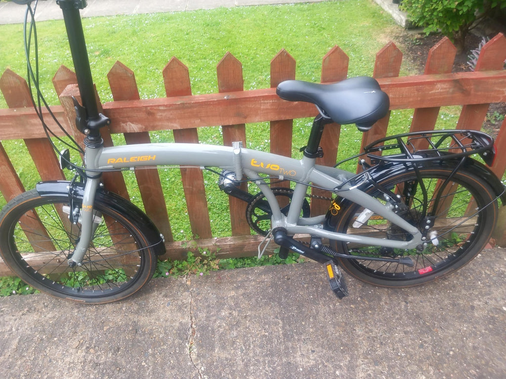 Raleigh Evo 2 Folding Bike - Grey - 7 Speed (Very Good Condition)