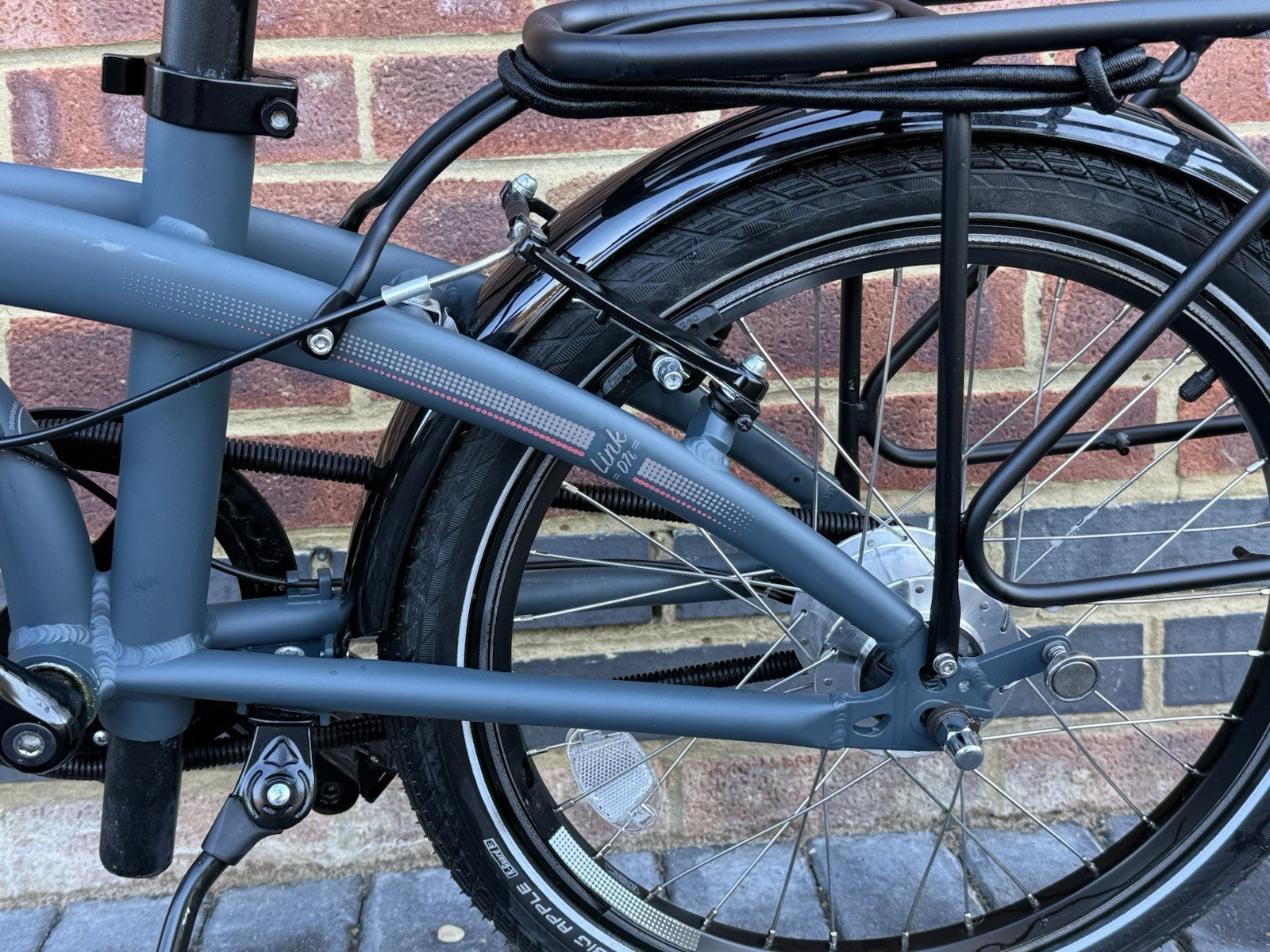 Tern Link D7i Folding Bike “The stealthy One”  RRP £1070 7 Speed fold 10seconds