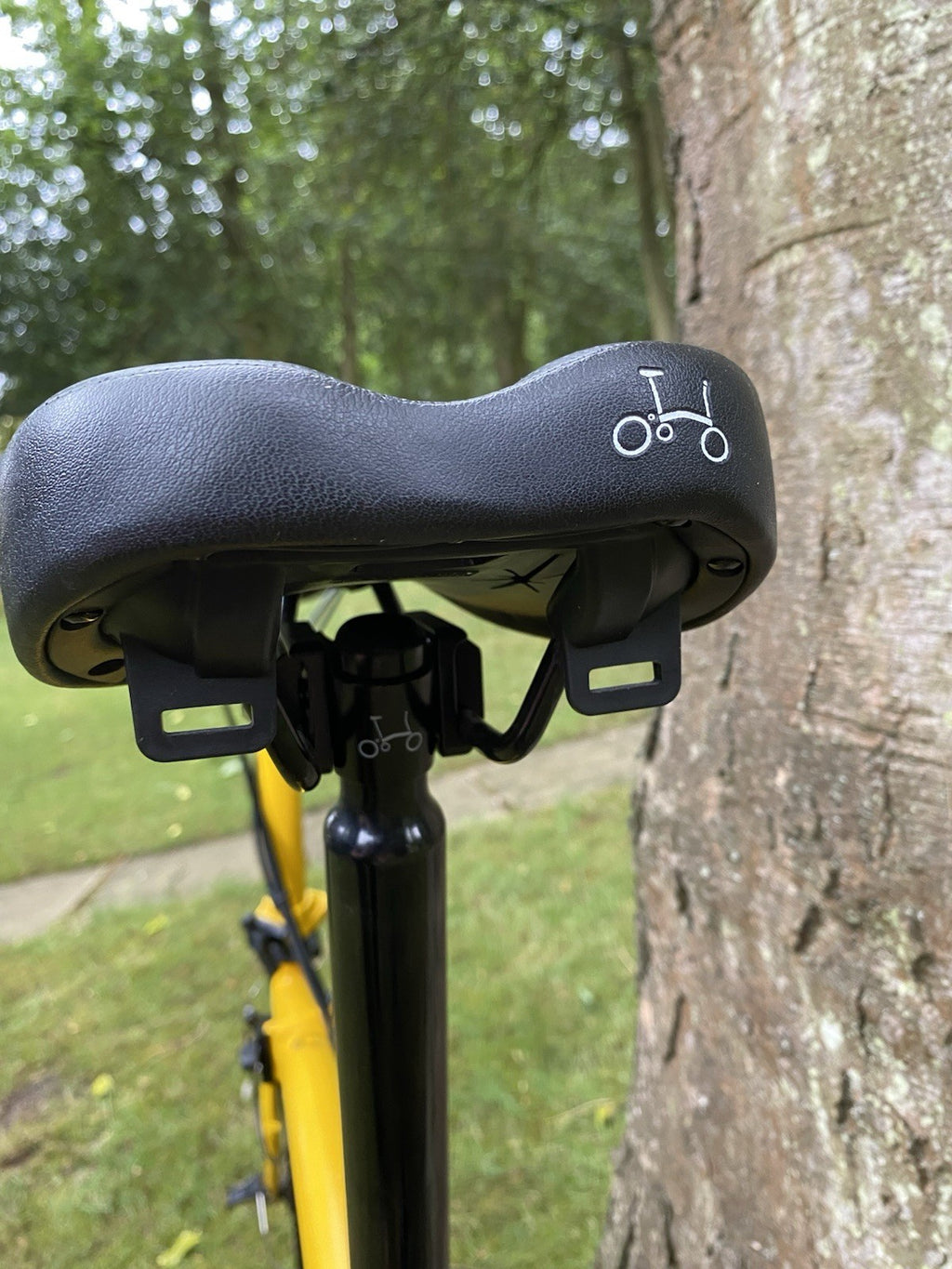 Brompton bike C-line 12-speed 2025 mid bar In bumblebee yellow