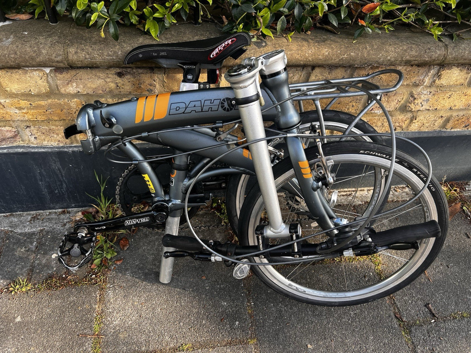 Dahon MU SL 20" Folding bike one of the lightest folding bikes on the market