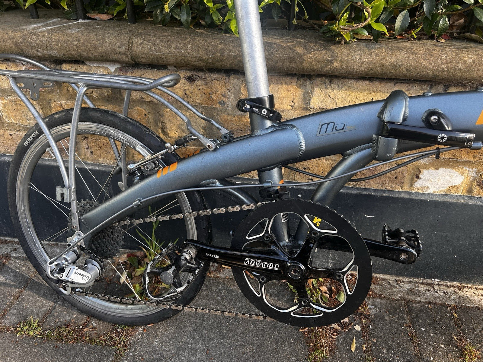 Dahon MU SL 20" Folding bike one of the lightest folding bikes on the market
