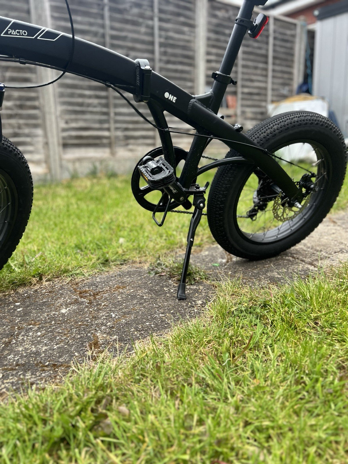Pacto One Folding Bike 20in Black Front Suspension Mechanical Disc 1 Speed