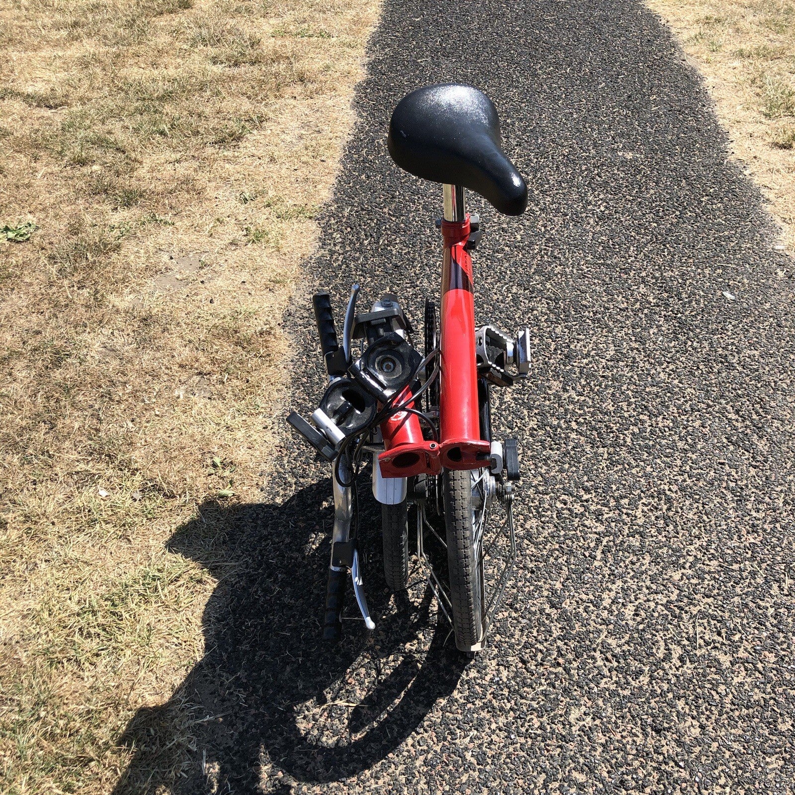 Brompton Folding Bike 3 speed in great Condition, Striking Red colour.