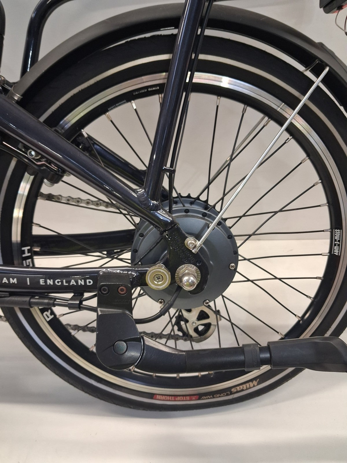 Raleigh Stow-E-Way Folding 7-Speed 20" Wheel Alloy E--Bike Dark Blue (Scratched)