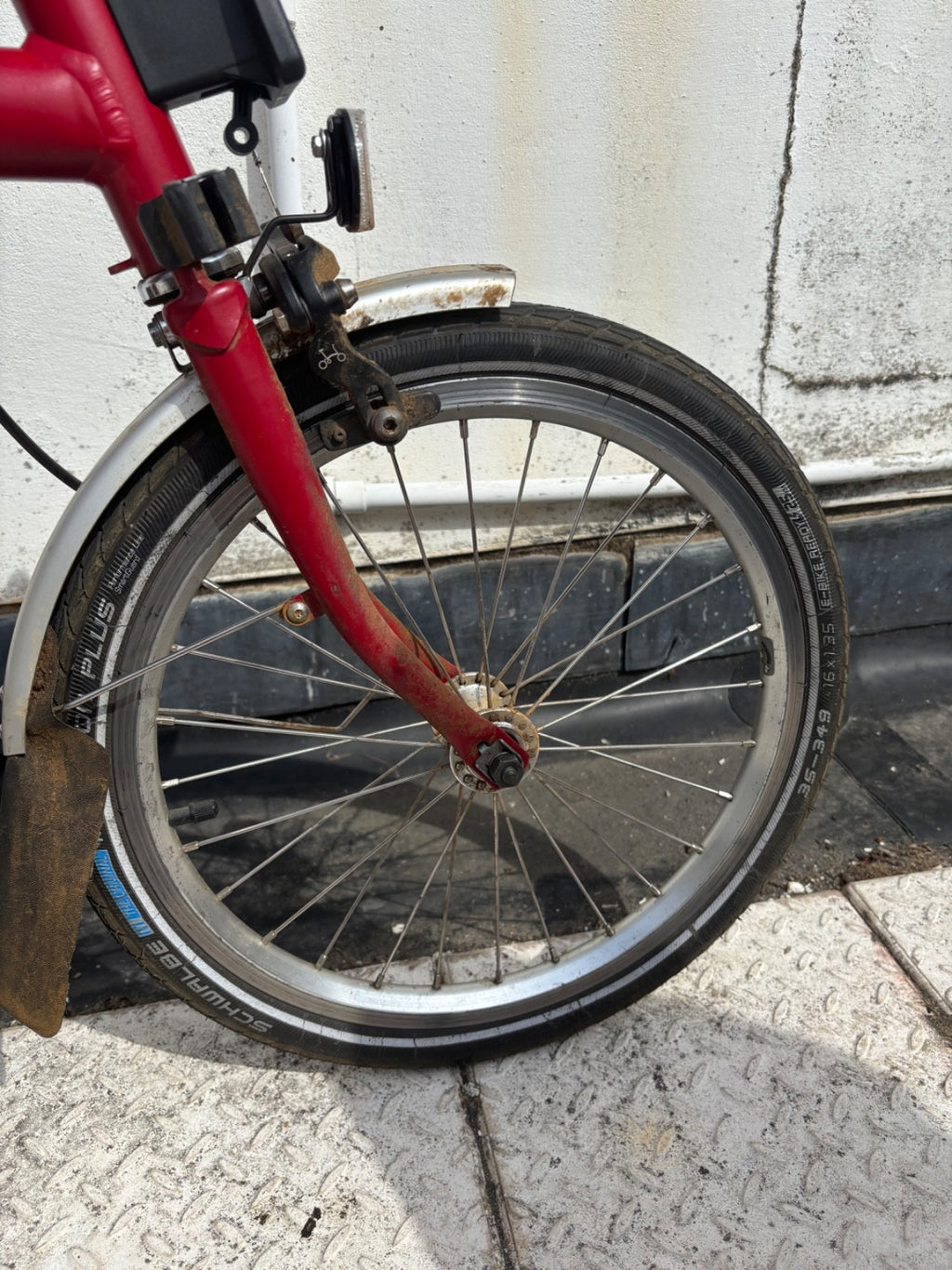 Brompton C Line. Red. Working condition — needs servicing.