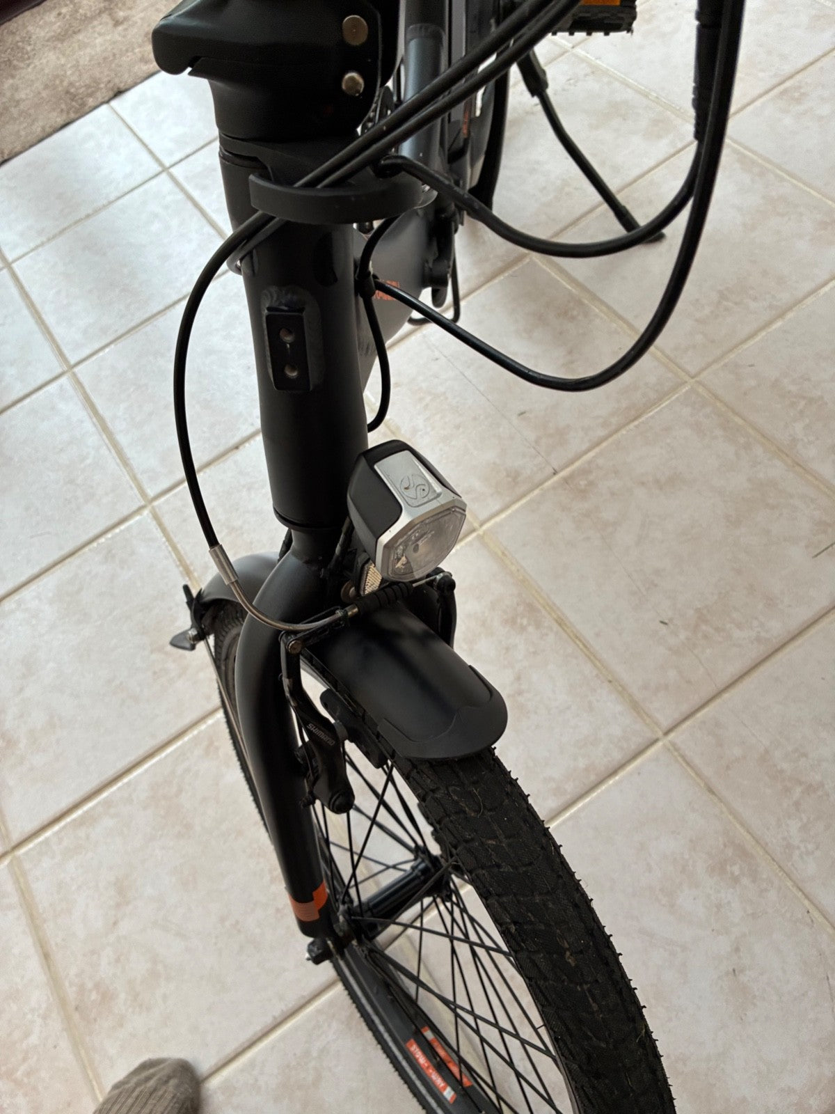 Raleigh Stow E Way Compact 8-Speed Folding E--Bike - Grey (Scratched Frame)
