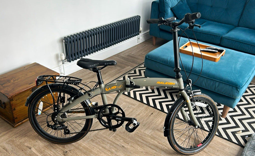 Raleigh Evo Two 20in Folding Bike 7 Speed Grey/Black Rear Rack Mudguards