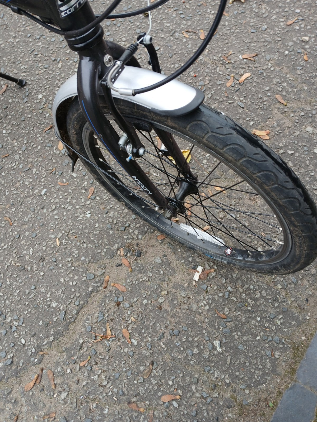 Carrera INTERCITY 20" 8 Speed Folding Bike/bicycle