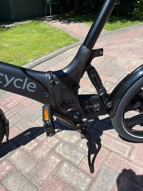 Gocycle G4 City Bike - Low miles - 5.4 miles - Mint with Travel case.