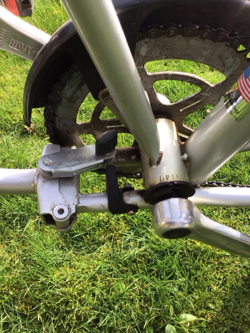 Adult folding bike for sale, unisex made by Dahon. In good condition.