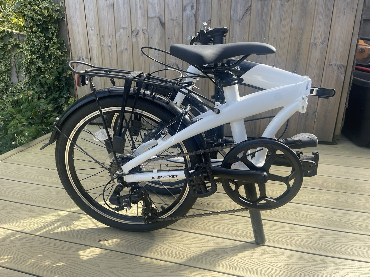 Snicket Adventure 20in Folding Bike 5-Speed Rear Rack Mudguards White/Black