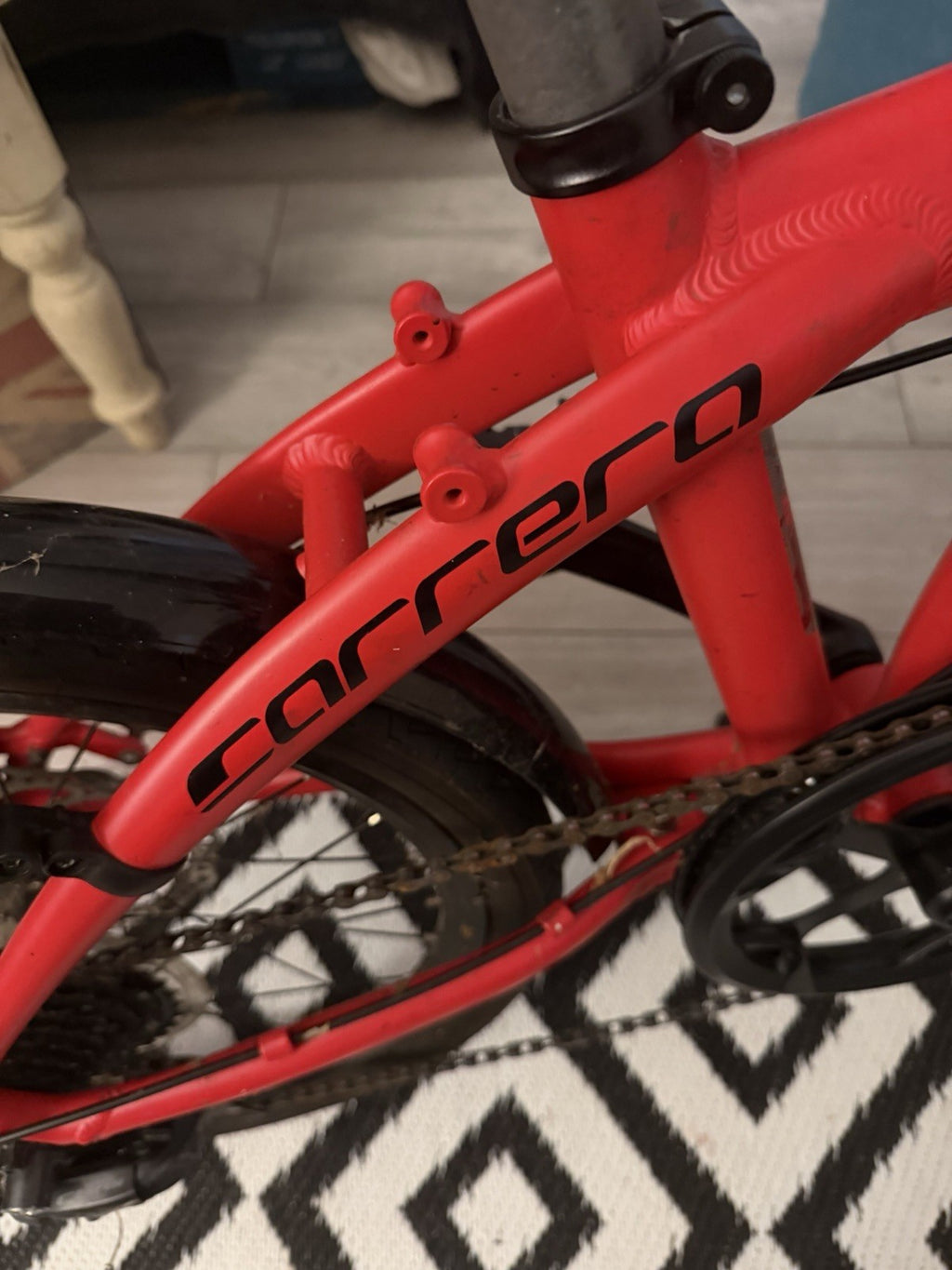 Carrera Intercity 20in Folding Bike Red/Black Mechanical Disc Brakes Mudguards
