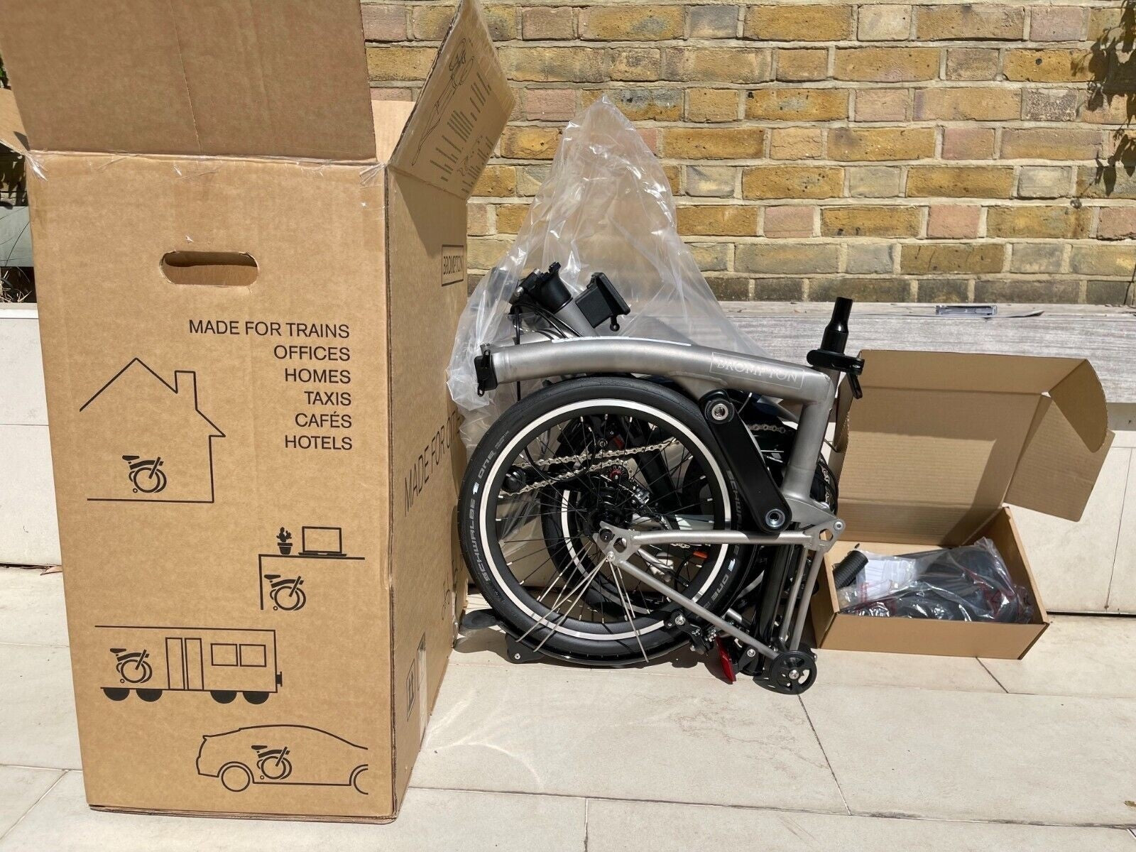 2026 Brompton T LINE URBAN Low 4 Speed Titanium & Carbon Superlight Folding Bike
