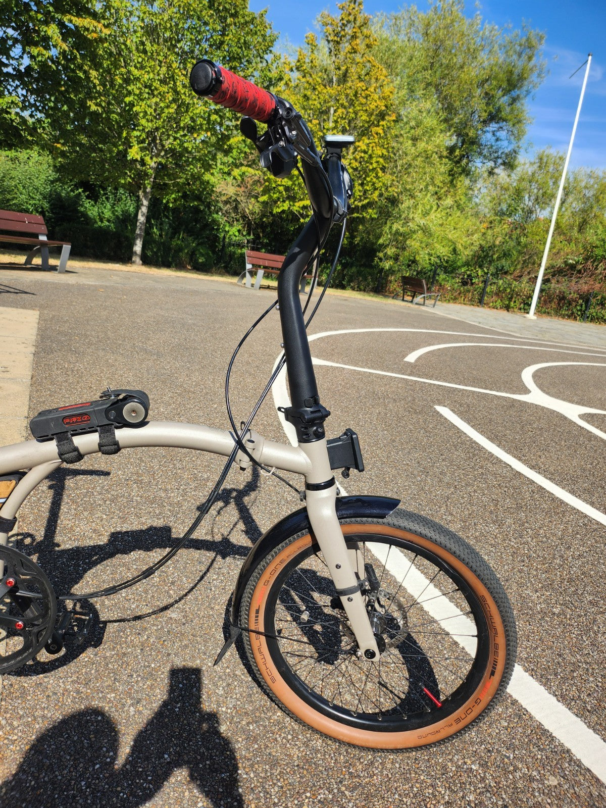 Brompton G Line Medium / Large Folding Bike 8-Speed, Traildust White
