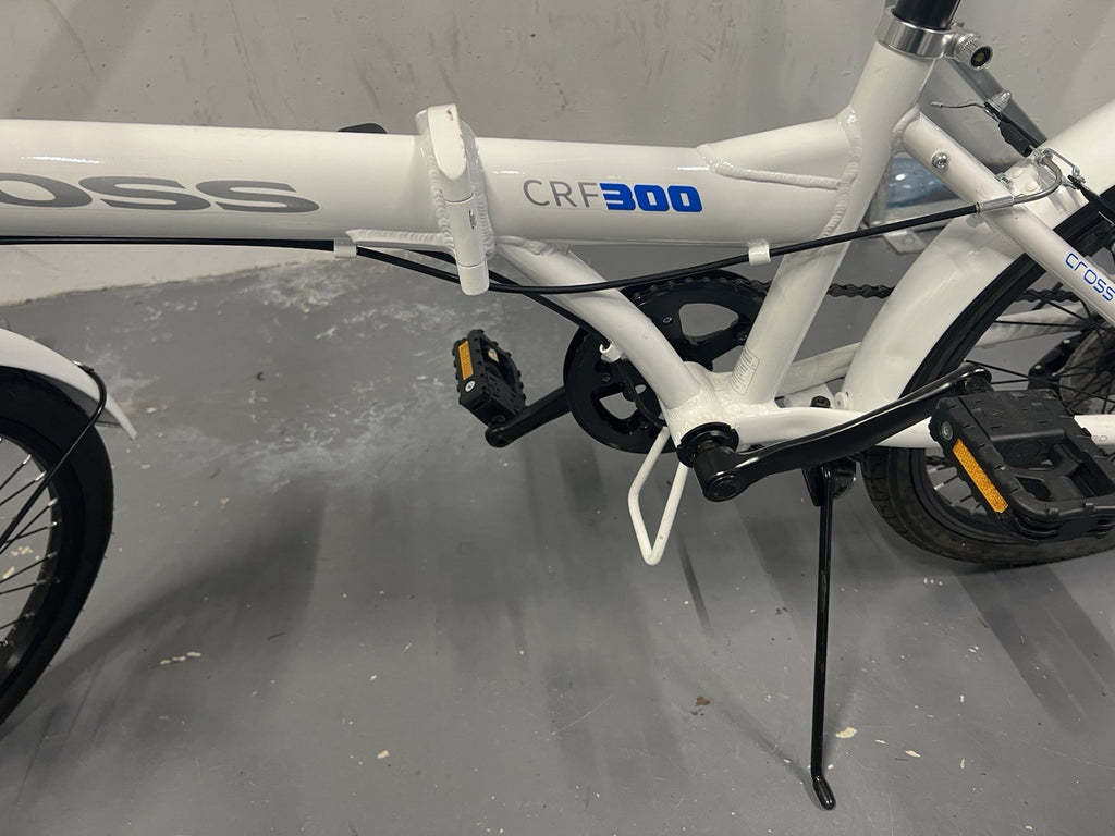 CROSS CRF300 Folding Bike 20 in White with Mudguards & Kickstand
