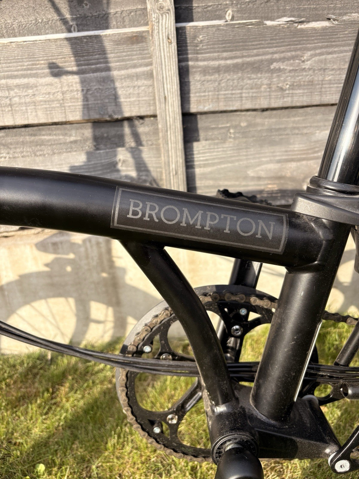 Brompton Folding Bike 16 in M Black Mudguards Rear Rack Reflectors Riser