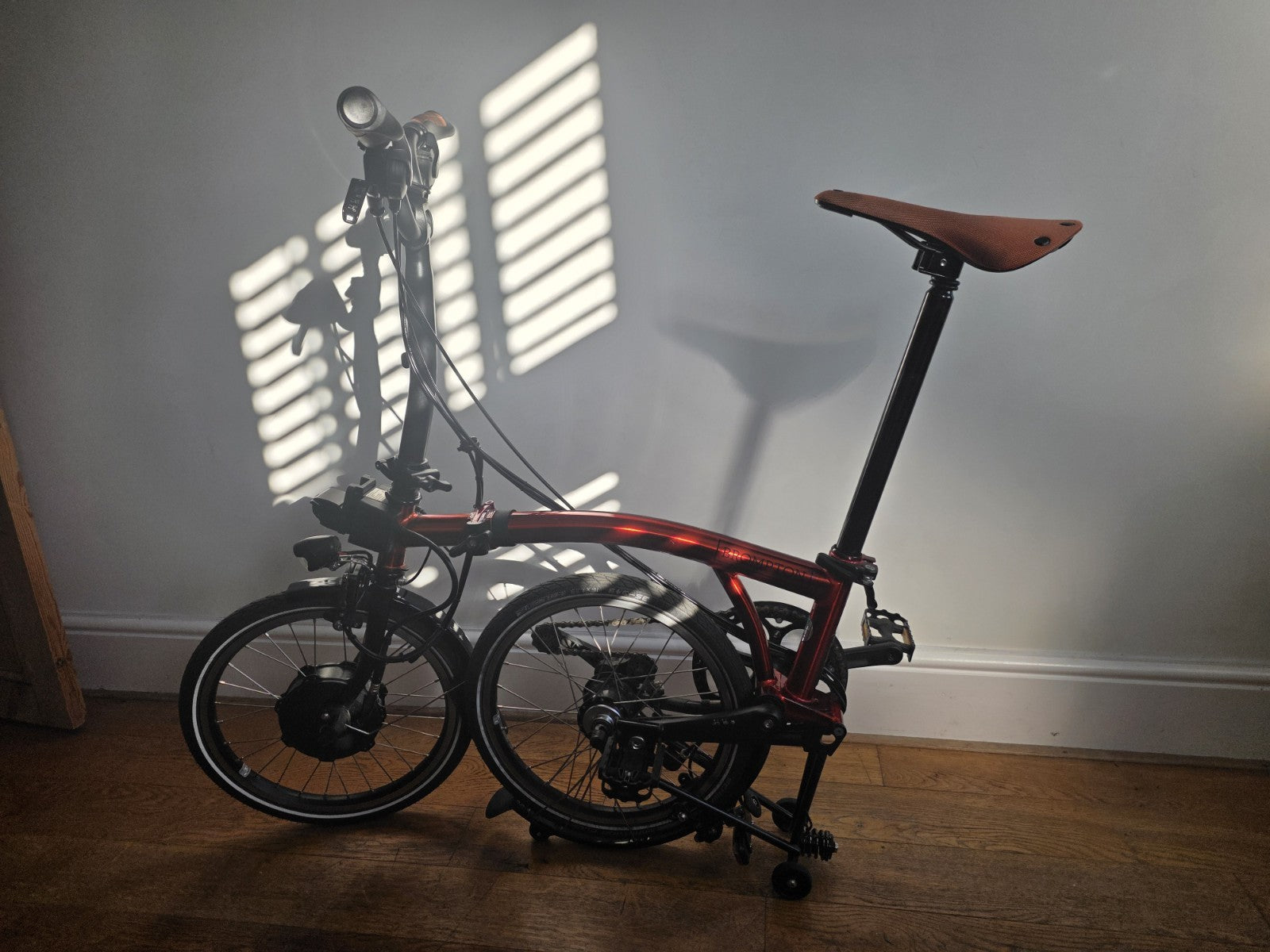Brompton 2025 C Line Explore Electric Flame Lacquer 6-Speed *with upgrades*