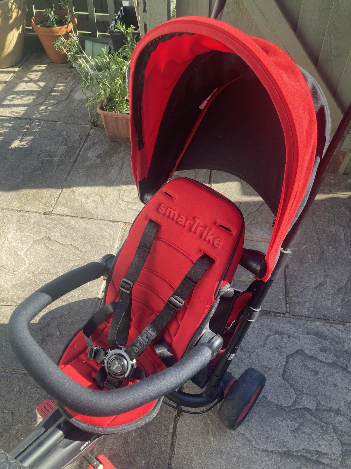 SmarTrike STR3 Folding Stroller Trike Red & Black. Used.