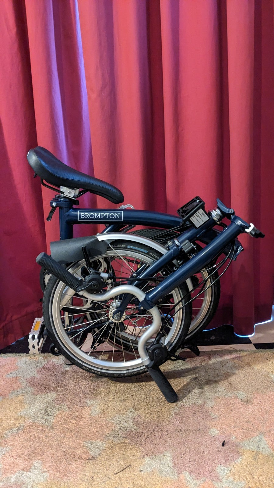 Brompton M6L, C-line, Folding 6 Speed, Bike Dark Blue (less than 100 miles)