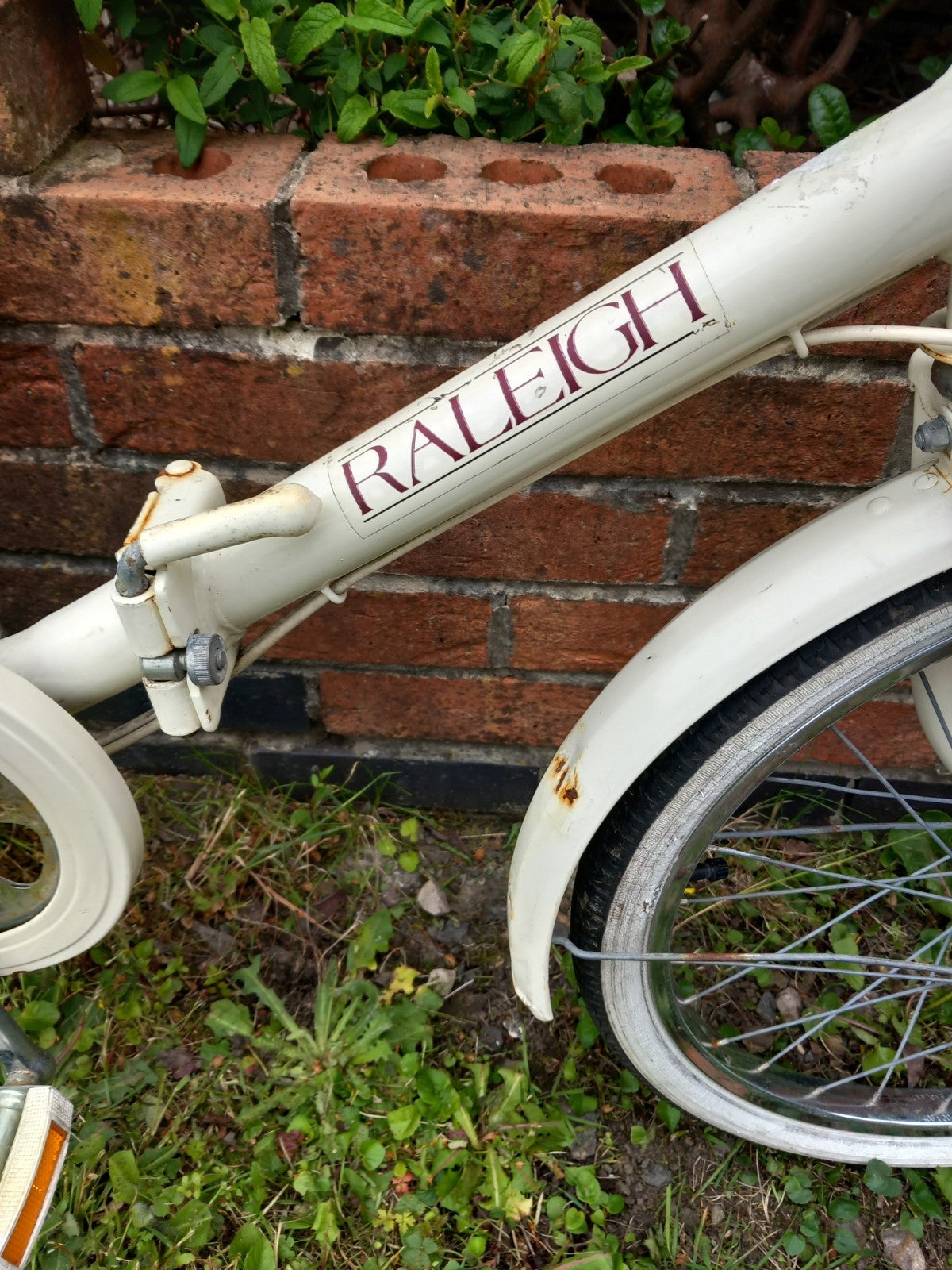 Raleigh Compact Vintage unisex Folding Bike Bicycle Retro Cream White 1970s
