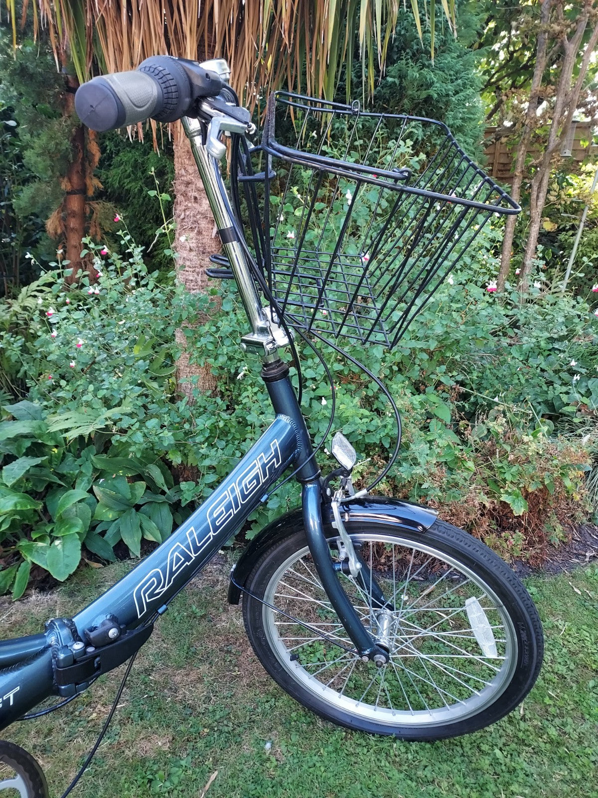 Folding adult bikes with 20" wheels