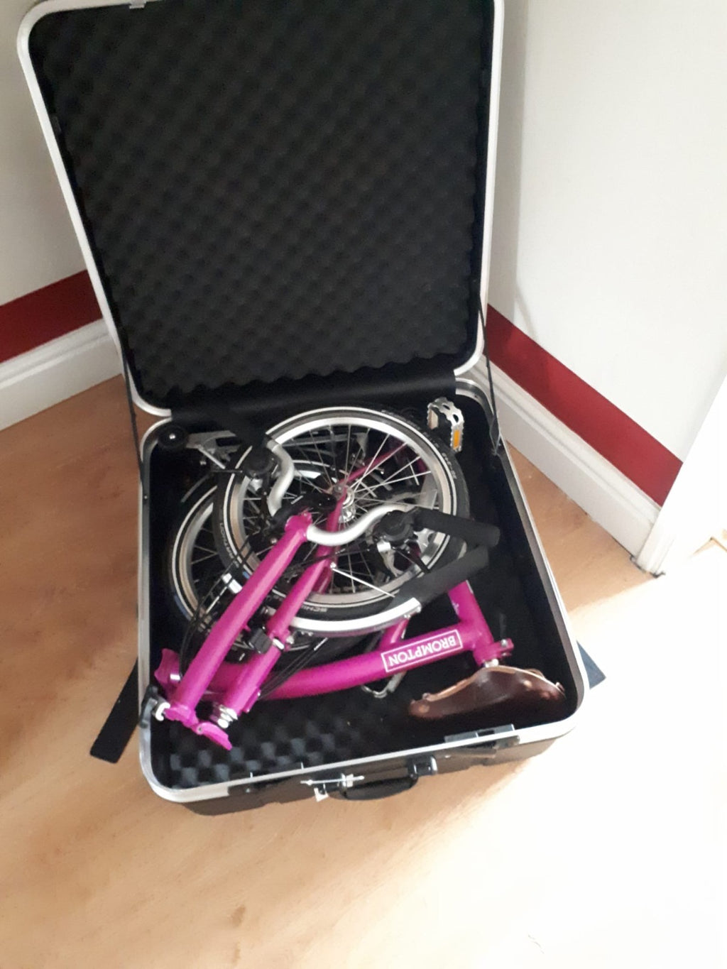 Brompton C Line Folding Bike – Rare Hot Pink + B&W Hard Case + Pink Bag