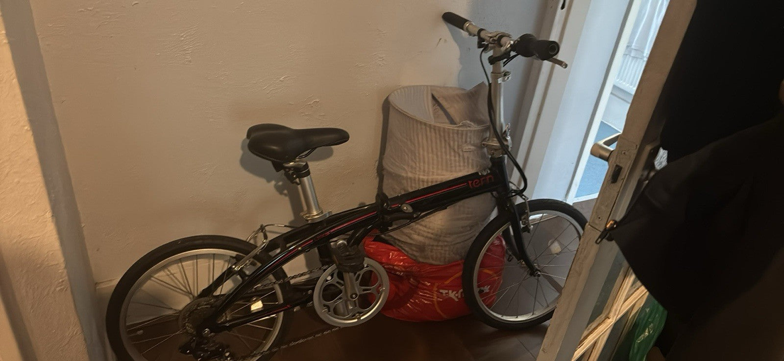 Tern Link B7 Folding Bike Black/Red Flat Bar Derailleur Gears Caliper Brakes
