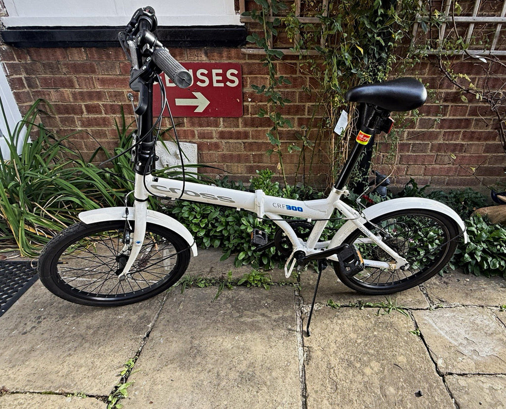 CROSS CRF 300 Folding Bike 20in 6-Speed Mudguards Kickstand White