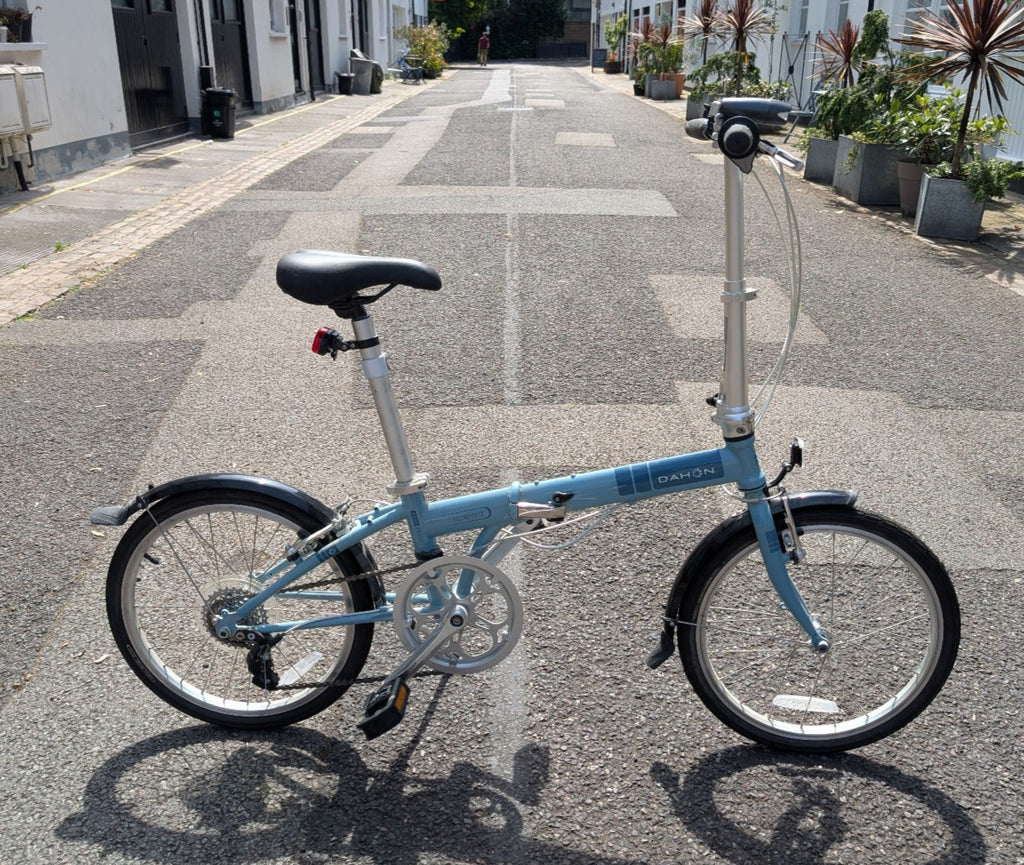 Dahon Speed D7 folding bike with Abus D-lock - ideal commuter - great condition