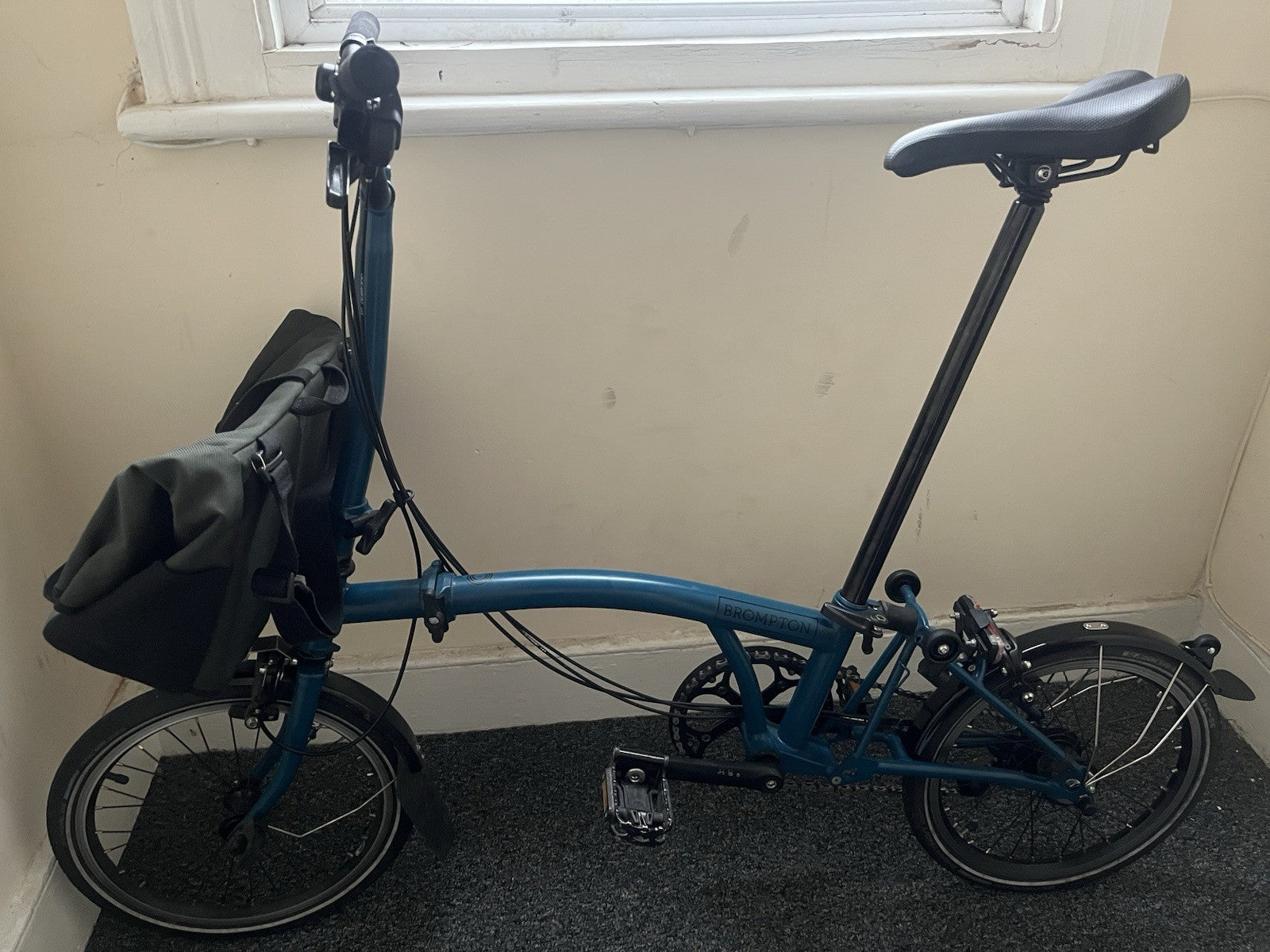 Brompton C Line Folding Bike 6-Speed, Blue, Very Good Condution