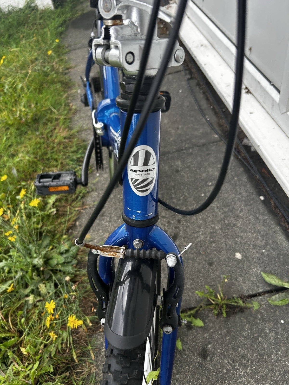 Apollo Luch Folding Bike 20 in Blue Aluminium V-Brake Mudguards Rear Light