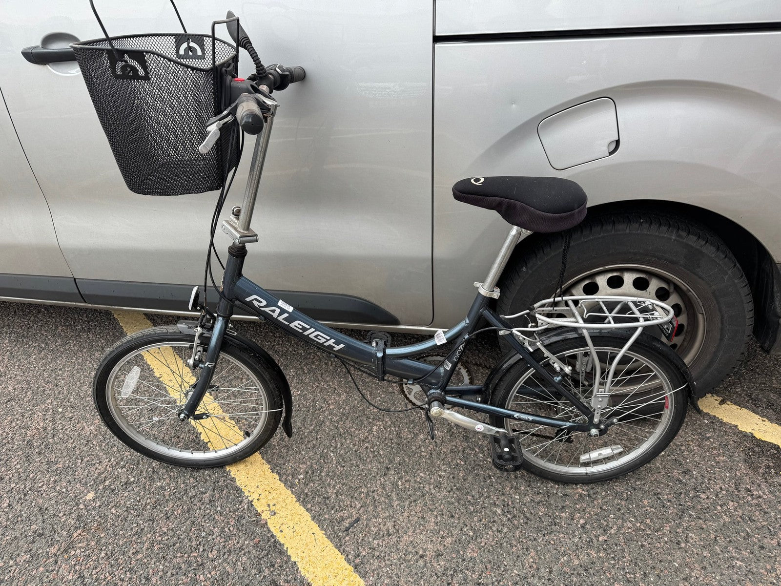 Raleigh EVO 7SP Folding Bike, Aluminum Frame, 20" Wheels, 7 Speed with Revo Grip