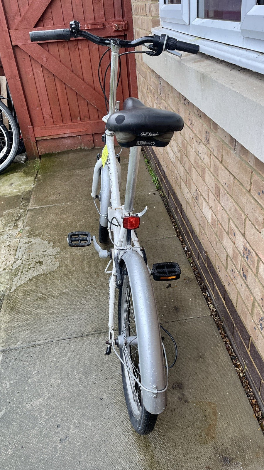 Reflect 20 inches wheels, unisex adult folding bike. City commuter’s cycle