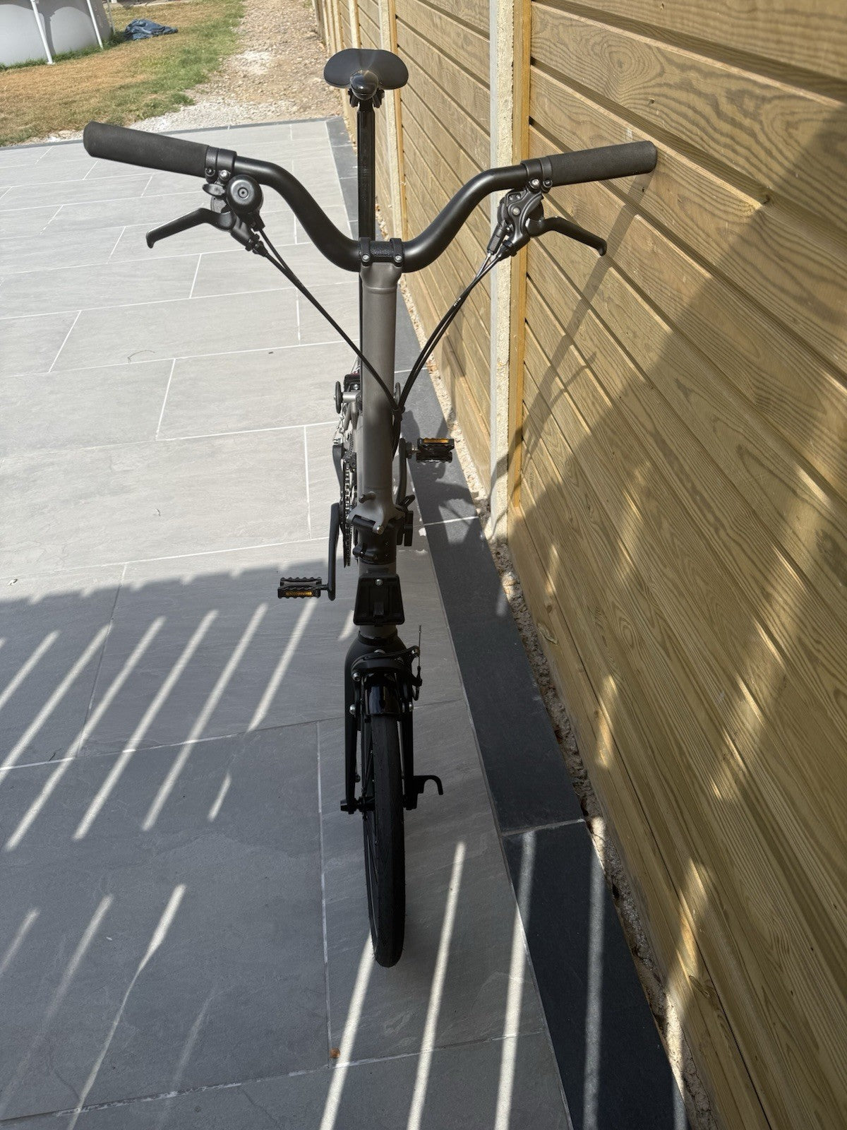 Bromton T LINE 12 SPEED MY24/MID, used 20-30 times, light scratch on mudguard.