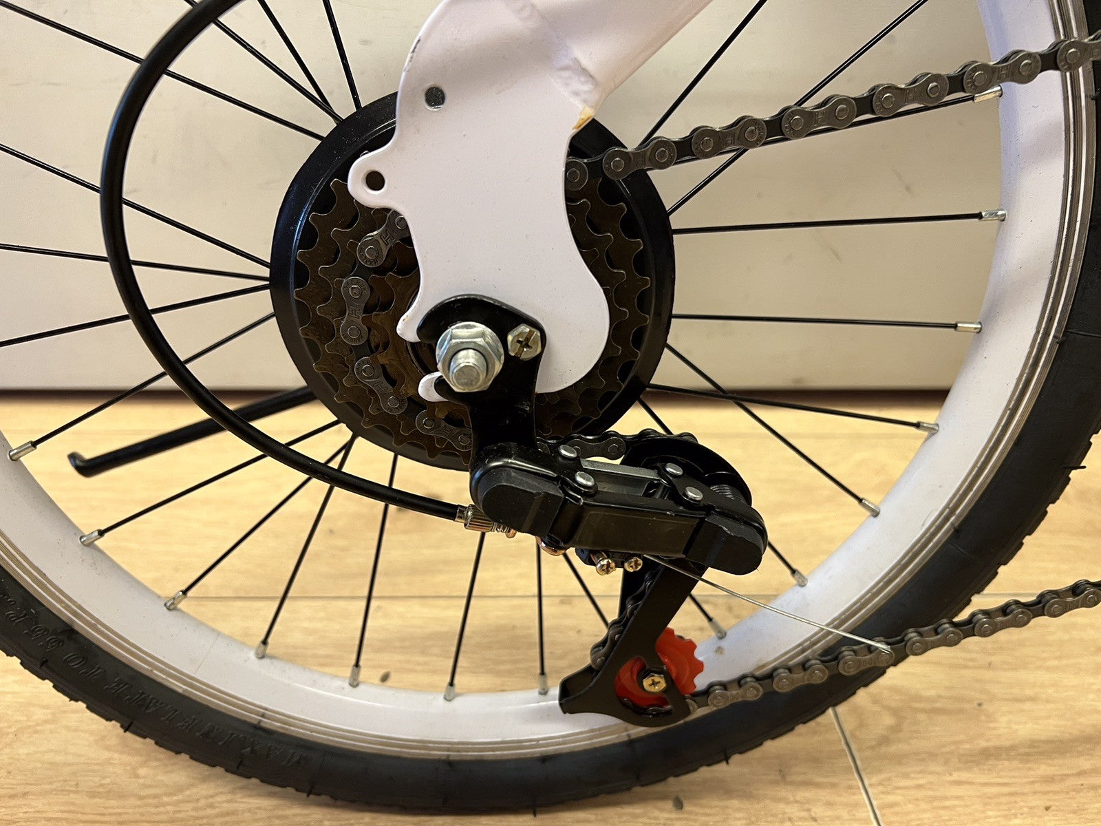 Used Compact Folder 20" Wheel White Small Folding Commute Bike