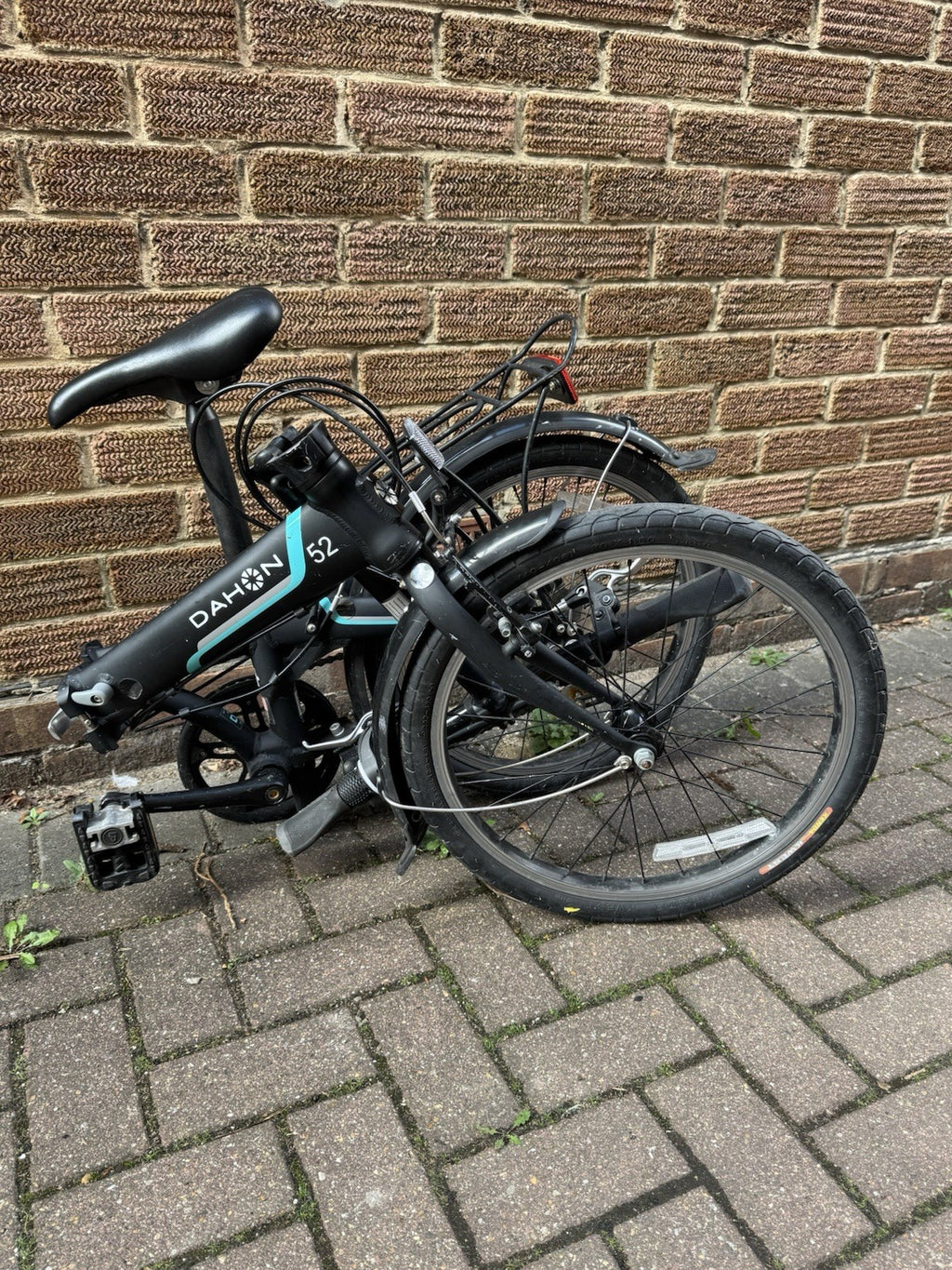 Dahon Vybe D7 Folding Bike | 7-Speed Shimano | 52T | Mudguards, Rack, Kickstand