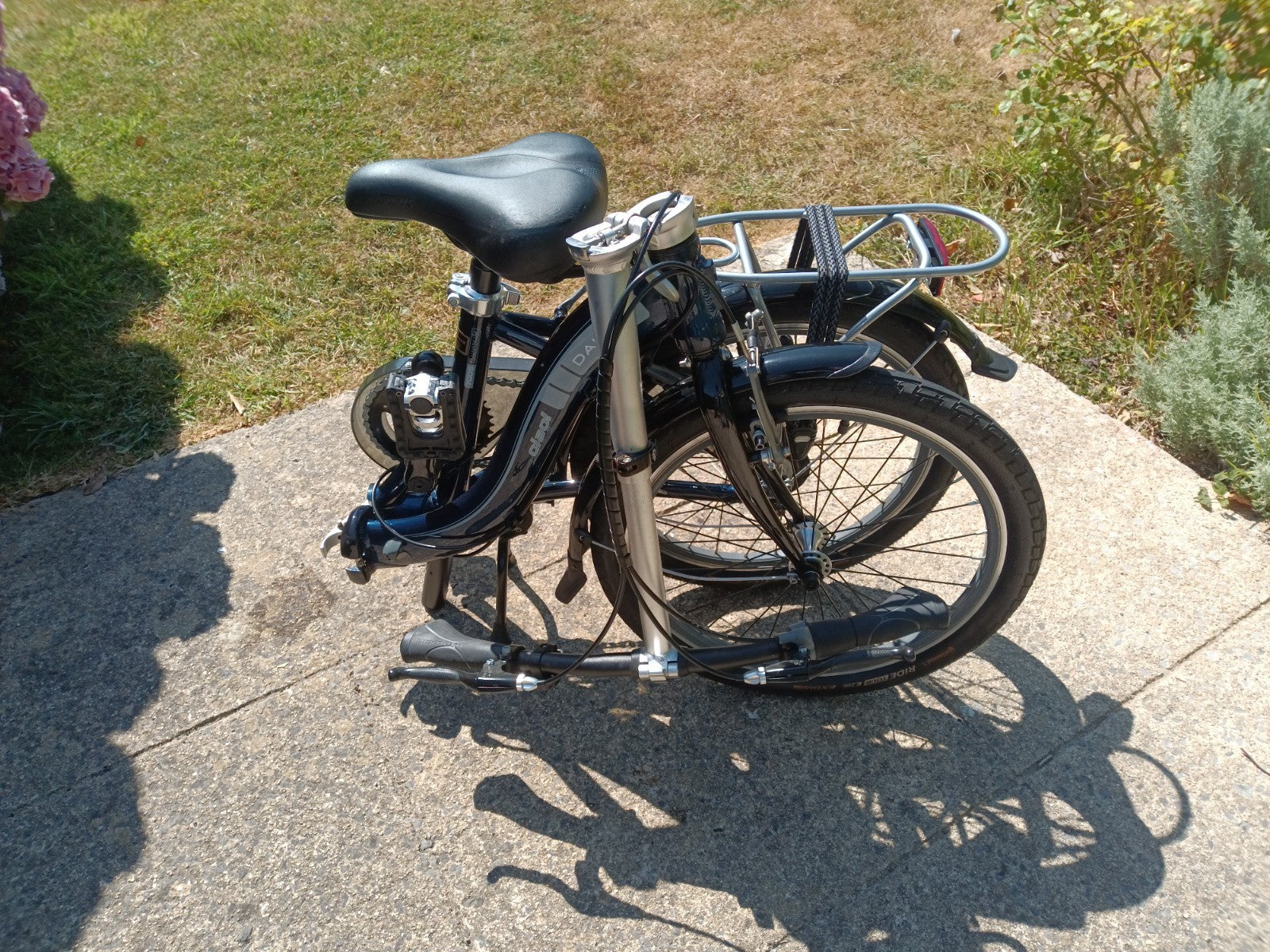 Pair of Dahon Ciao Custom Folding Bicycles Lightweight Unisex Step Through Frame
