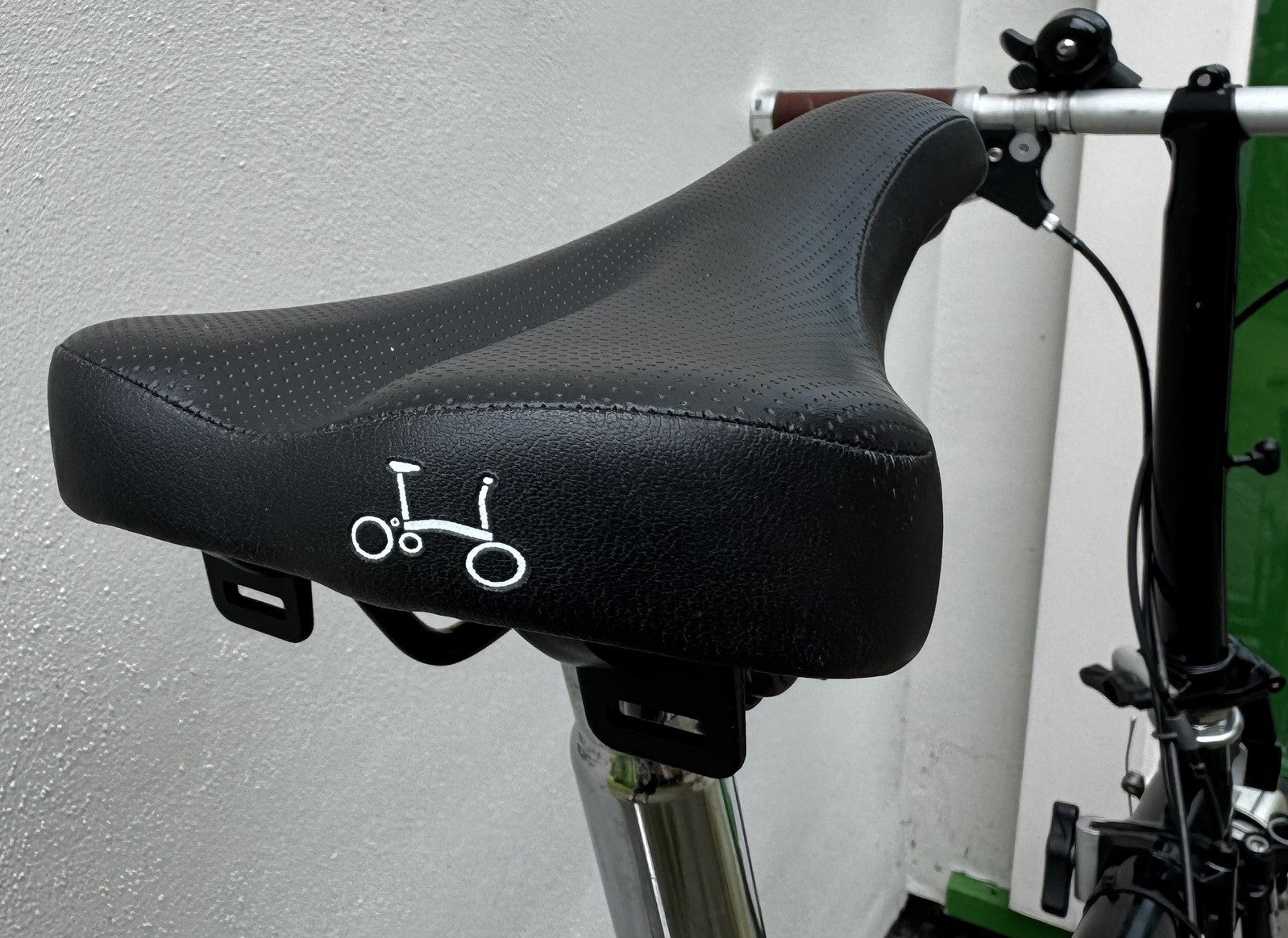 Brompton S2L 2 Speed Folding Bike Black - mudguards - Brooks grips - front block