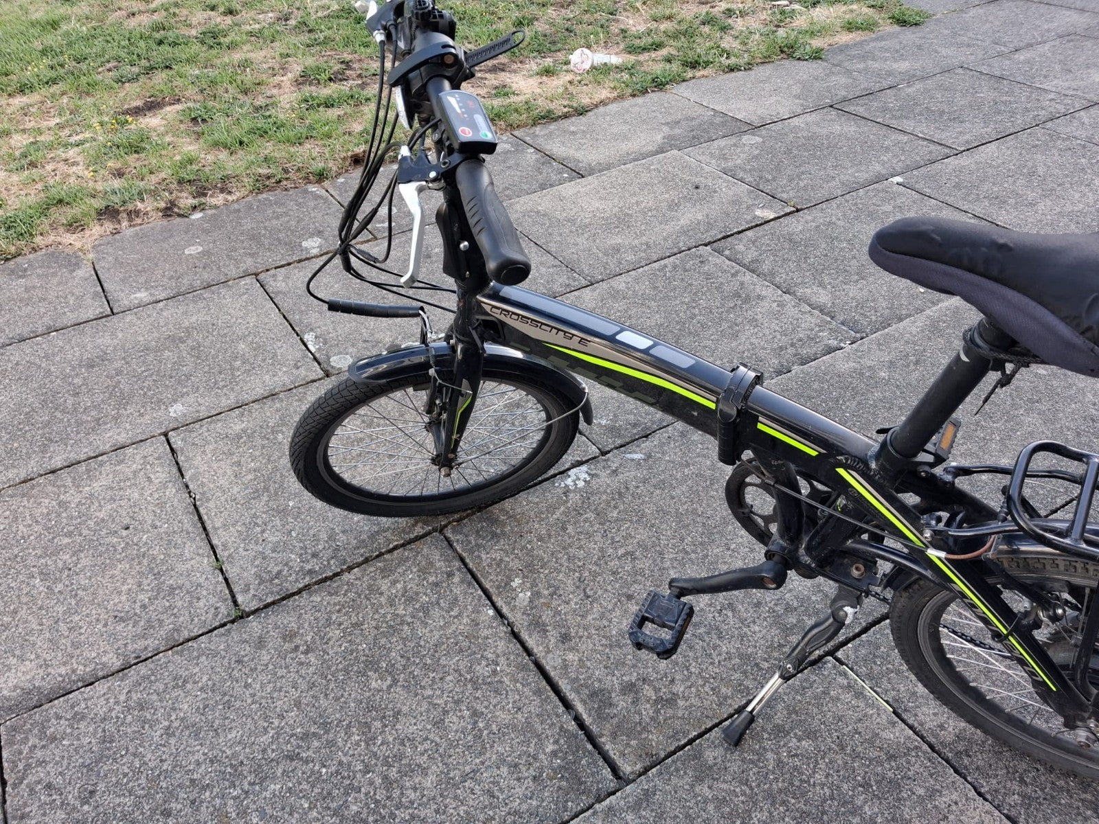 Crosscity E 20in Folding Bike Black/Green 6-Speed V-Brake Rear Rack
