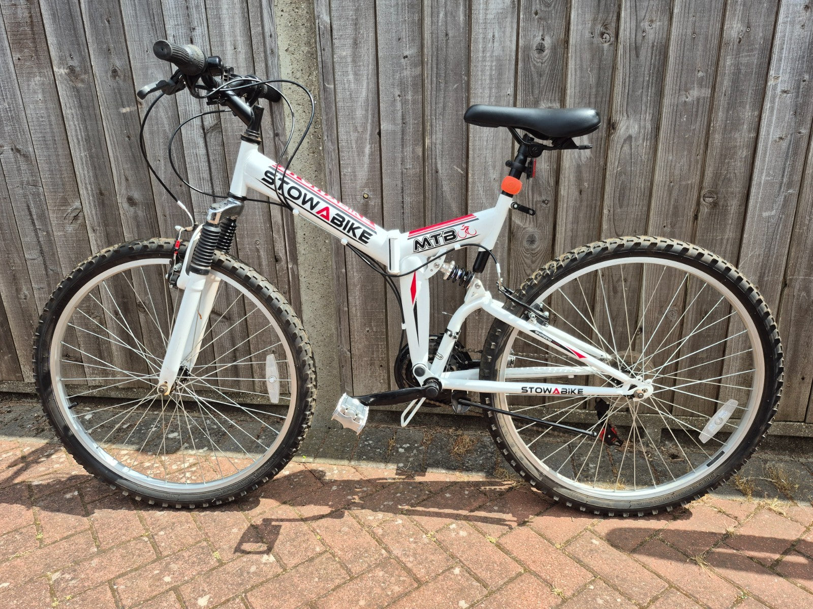 Stowabike MTB Folding Bike 26'' - 18 Speed Shimano; Dual Shocks; Folding Pedals
