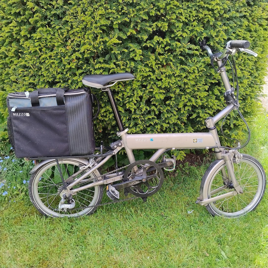 Mezzo I-4 Four speed folding bike. Lightweight and easy to fold