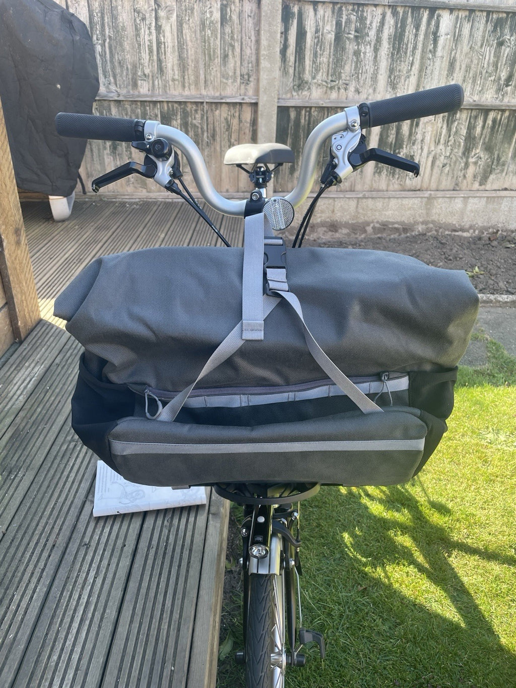 Brompton M6R Battery lighting (6 speed) - Borough roll top bag inc. 2021