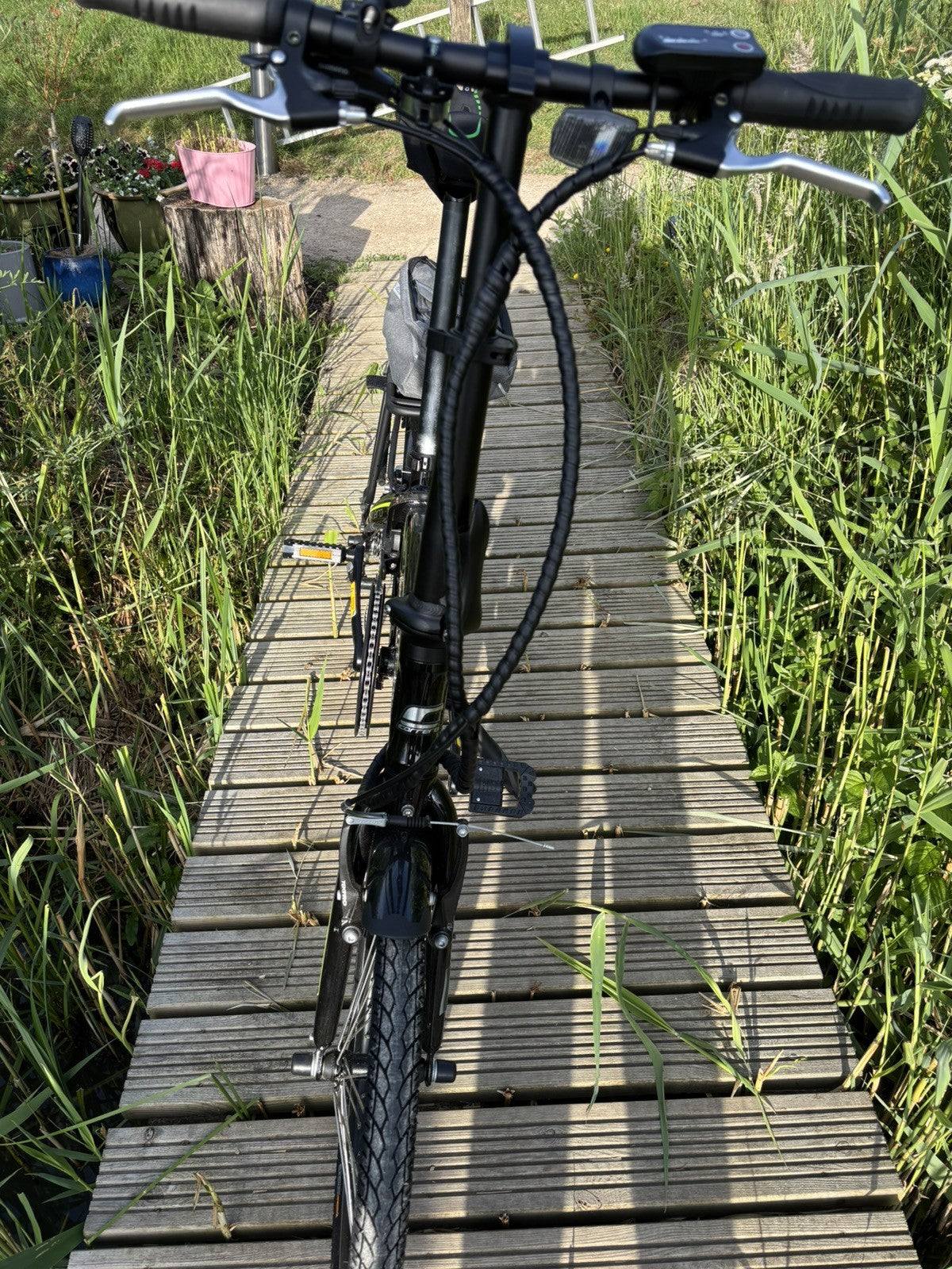 Carrera Crosscity E 20in Folding bike Black/Green .USED ONCE 6 miles