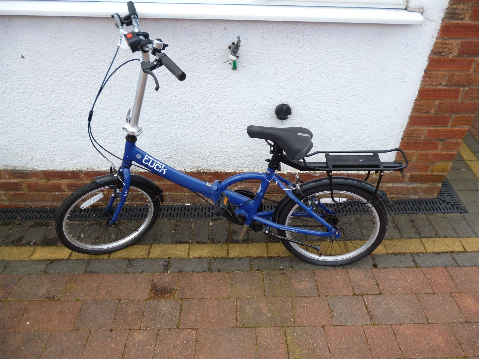 Apollo Tuck Folding Bike - 20" Wheel
