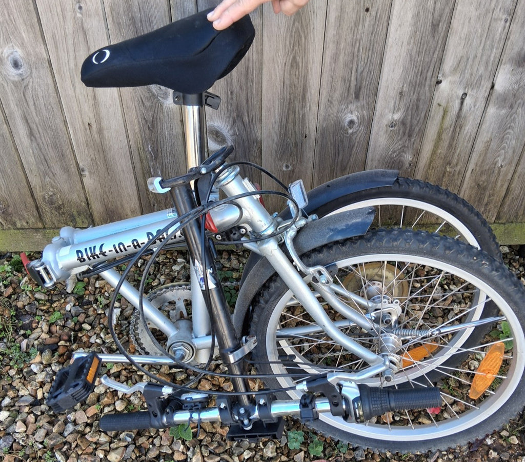 BIKE-IN-A-BAG fold up bike with carry bag,20" wheels, 5 gears. VGC